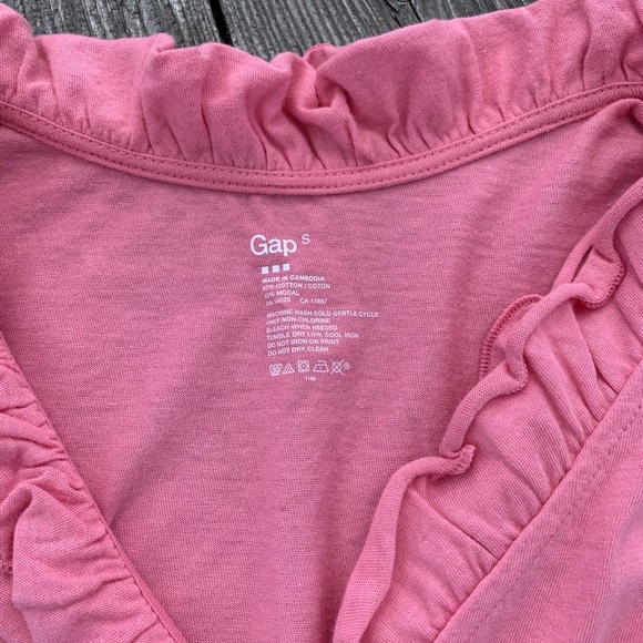 NWOT Gap sleeveless top - Picture 2 of 2